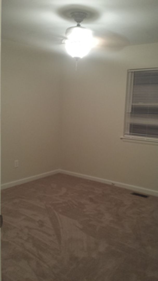 Building Photo - Beautifully Remodeled Home