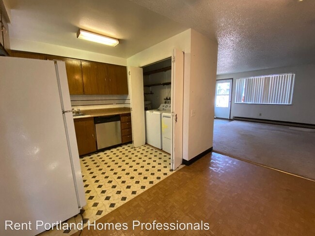 Building Photo - 3809-3811 SE 164th Ave