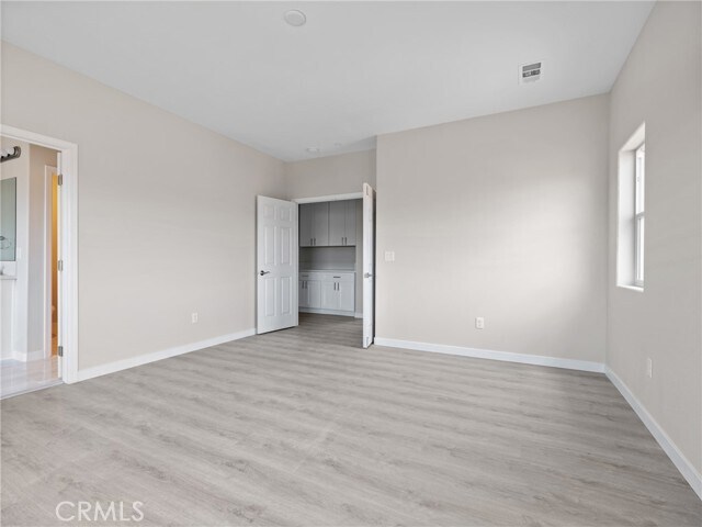 Building Photo - 8411 Buckthorn Ave