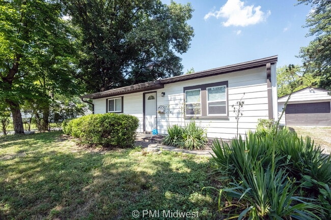 Building Photo - "Charming 3-Bed Home on Dubarry Road – Coz...