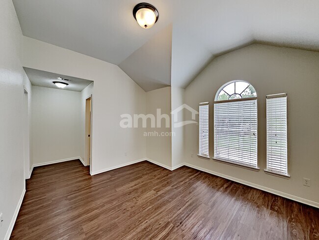 Building Photo - 23126 N Waterlake Dr