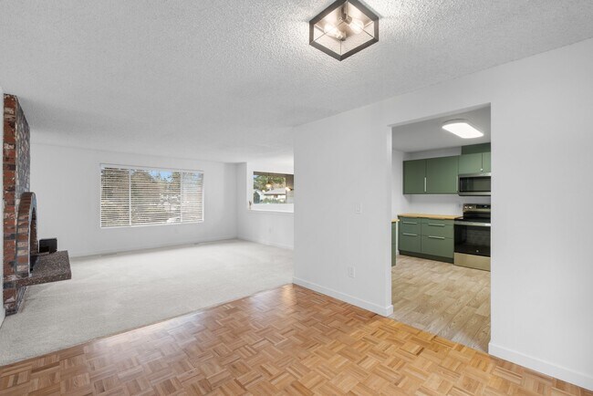 Building Photo - 3bd/1.75ba Mountlake Terrace Home