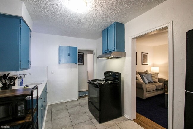 Building Photo - 2 br, 1 bath Duplex - 1319 East 53rd Street