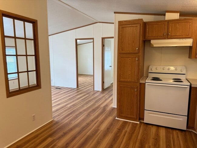 Building Photo - 5200 John Hall Rd