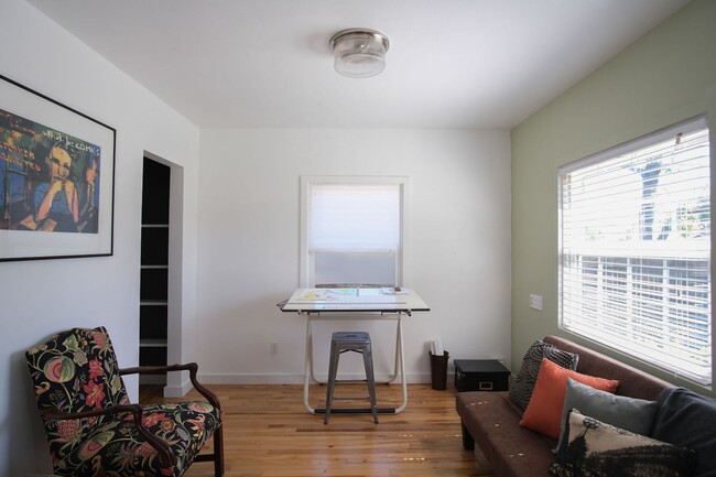 Building Photo - Fully Furnished Short-Term Rental – 2-Bedr...