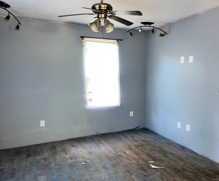 Building Photo - 305 S Maffit St