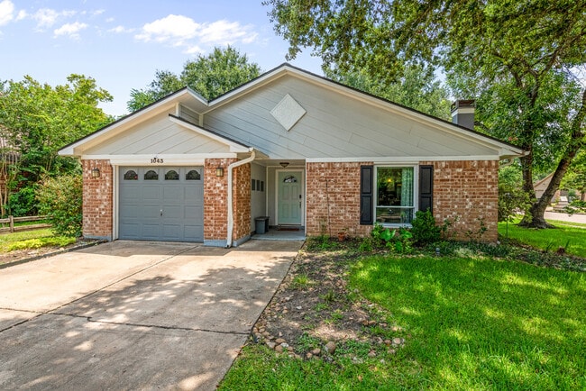 Building Photo - 1043 Grand Jct Dr