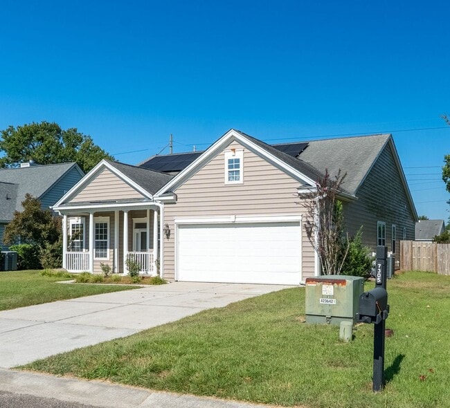 Building Photo - Elegant Two-Story Home in Tanner Plantation!