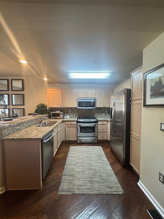 Building Photo - WOW-Factor Alert: Fully Furnished & Remode...