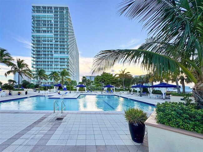 Building Photo - 2100 S Ocean Ln
