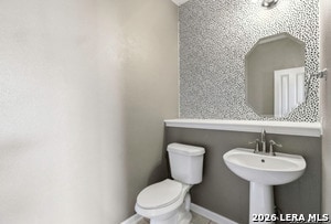 Building Photo - 2635 Lakehills St