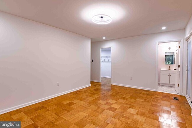 Building Photo - 1 Stonehenge Cir