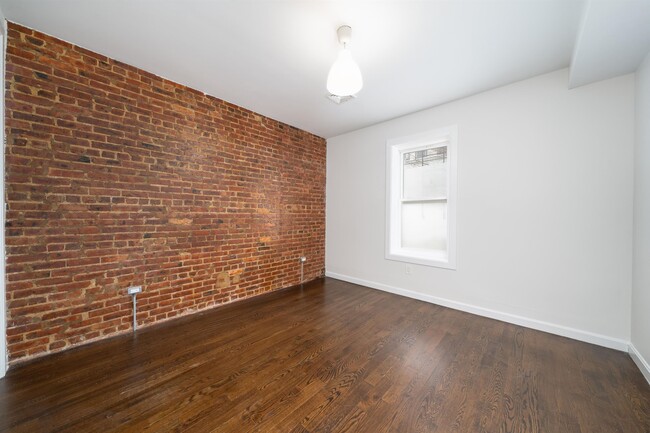 Building Photo - 386 Bergen Ave