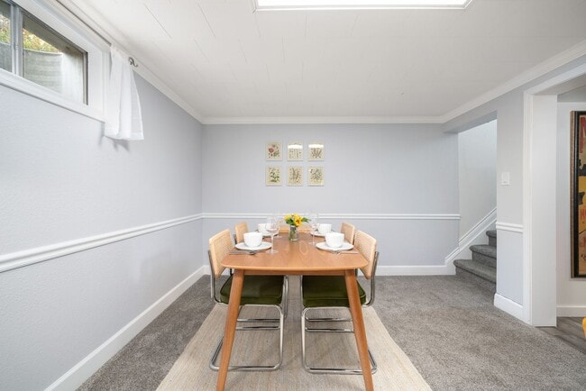 Building Photo - Golden Duplex > Unit is fully furnished feels like NEW!