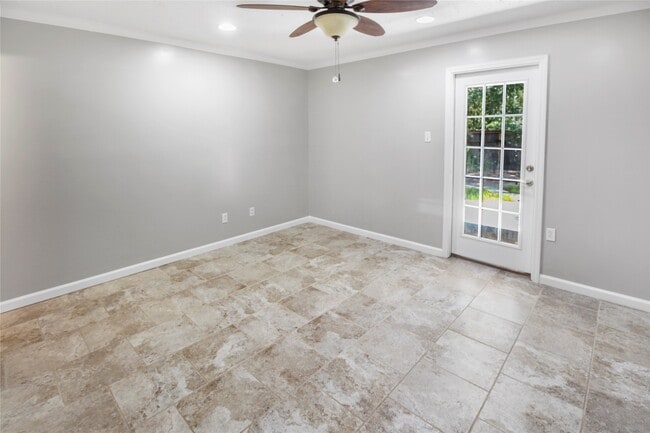 Building Photo - 6 Coralberry Ct