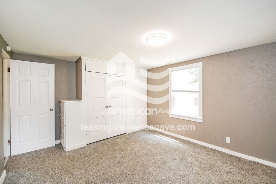 Building Photo - 925 Roosevelt St