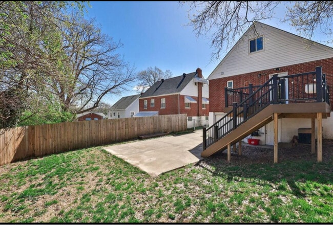 Building Photo - 37 Towanda Dr