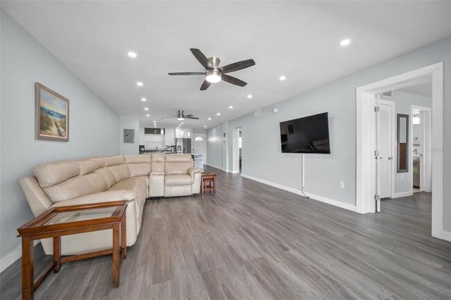 Building Photo - 300 64th Ave