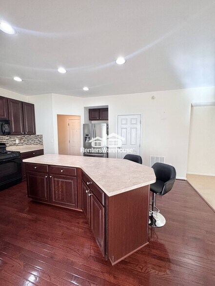 Building Photo - 3238 Ridgeway Pl