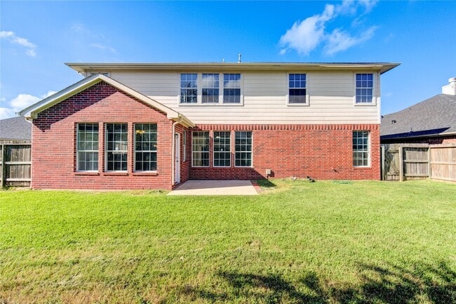 Building Photo - 5527 Gatesprings Ln