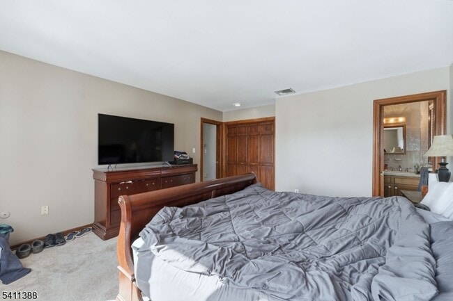 Building Photo - 243 Newark Ave