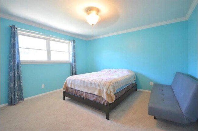 Building Photo - 4107 Cypress Lake Dr