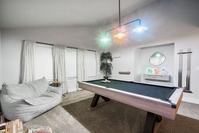 Building Photo - 11102 1/2 Charger Wy