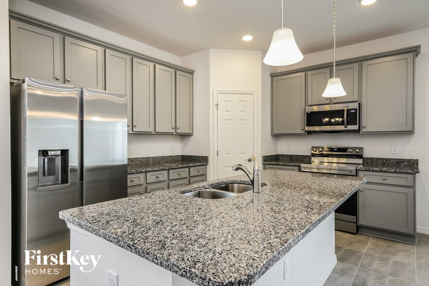 Building Photo - 1258 Ponca Rd