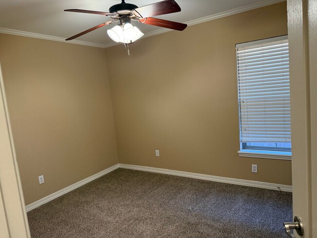 Building Photo - Lovely Home for Lease in Plantation Trace Garden Homes - Bossier City, LA 71112