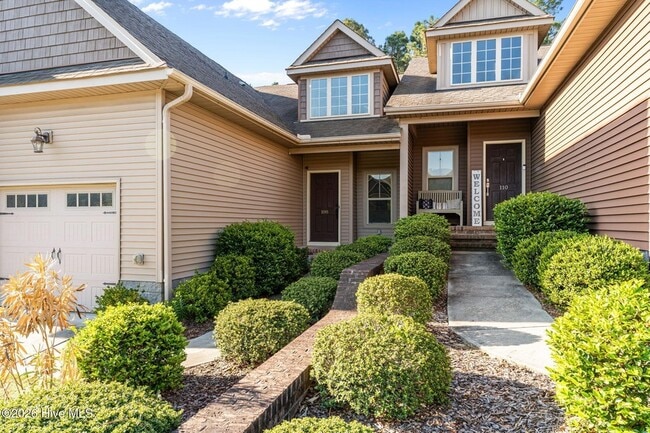 Building Photo - 108 Cypress Cir