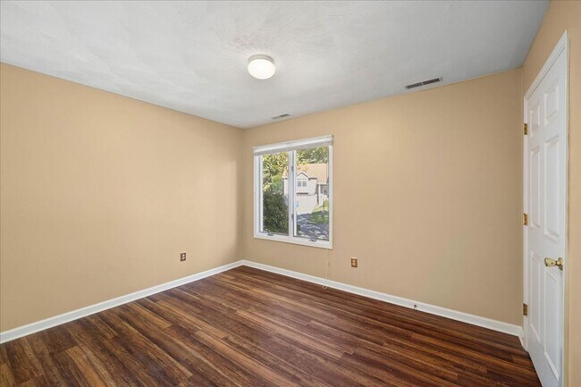 Building Photo - 1102 Mourning Dove Dr