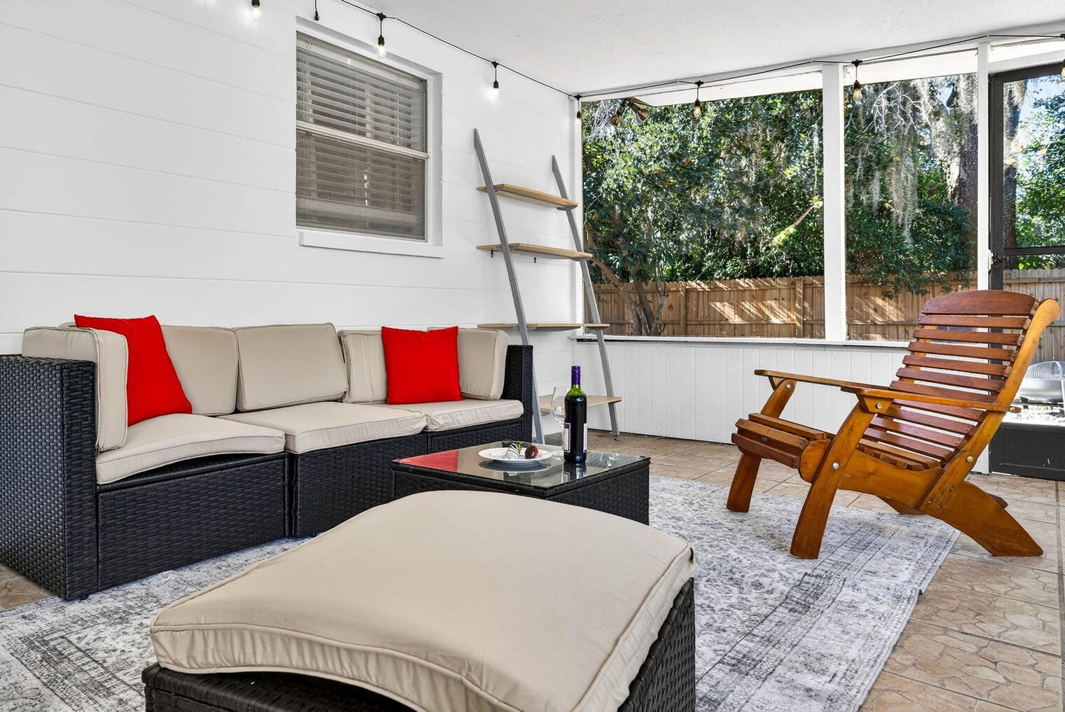 Building Photo - 11702 Moffat Ave