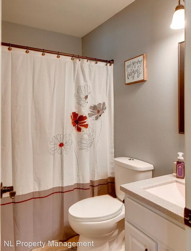 Building Photo - 5 br, 3 bath House - 19617 Poppleton Ave