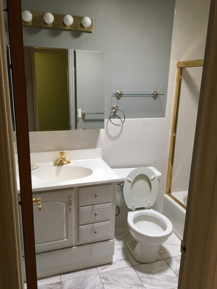 Building Photo - 9178 Dudley St