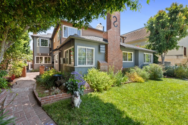 Building Photo - 4460 Moorpark Way