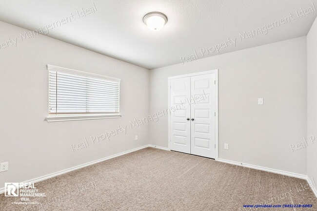 Building Photo - 2000 Plum Pk