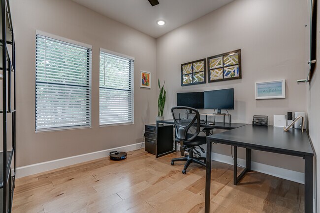 Building Photo - 211 Gibson