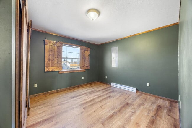 Building Photo - Comfort, Character & Extra Space