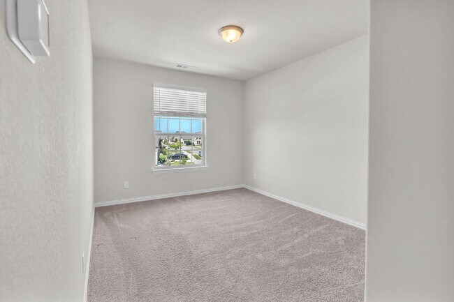 Building Photo - 7243 Crowell Ave
