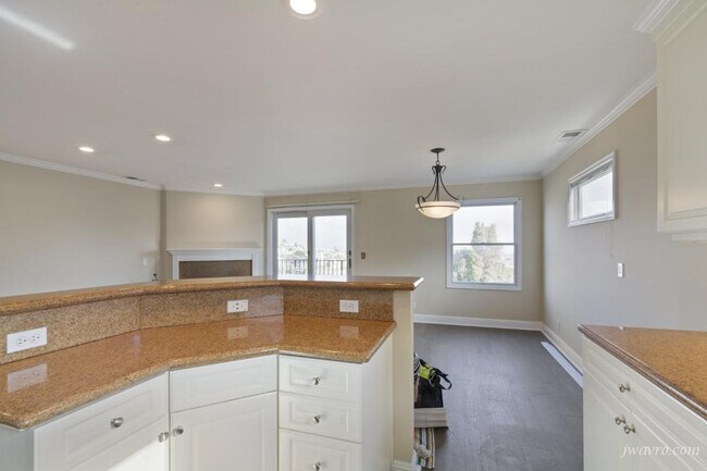 Building Photo - 25 Homestead