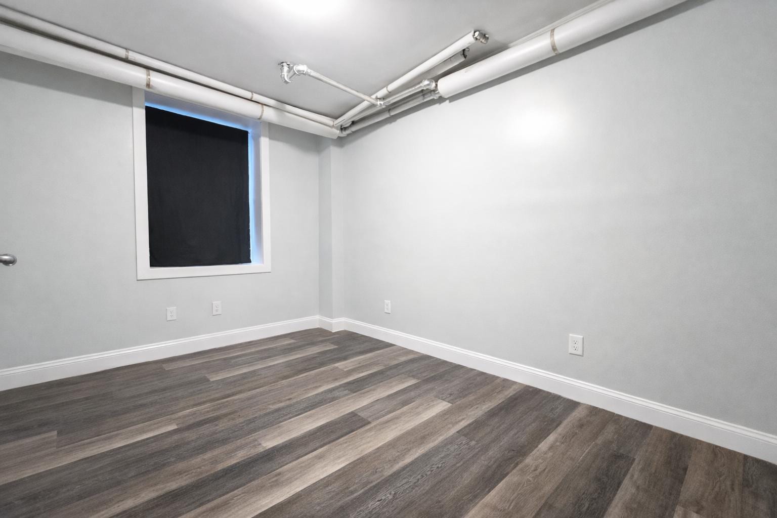 Building Photo - 546 Isham St