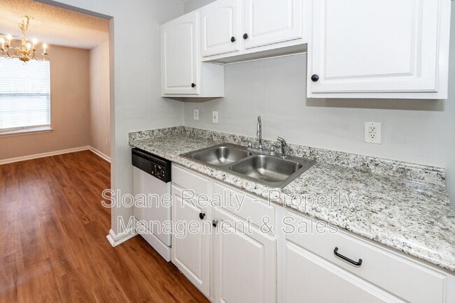 Building Photo - 1343 Pinnacle Ln