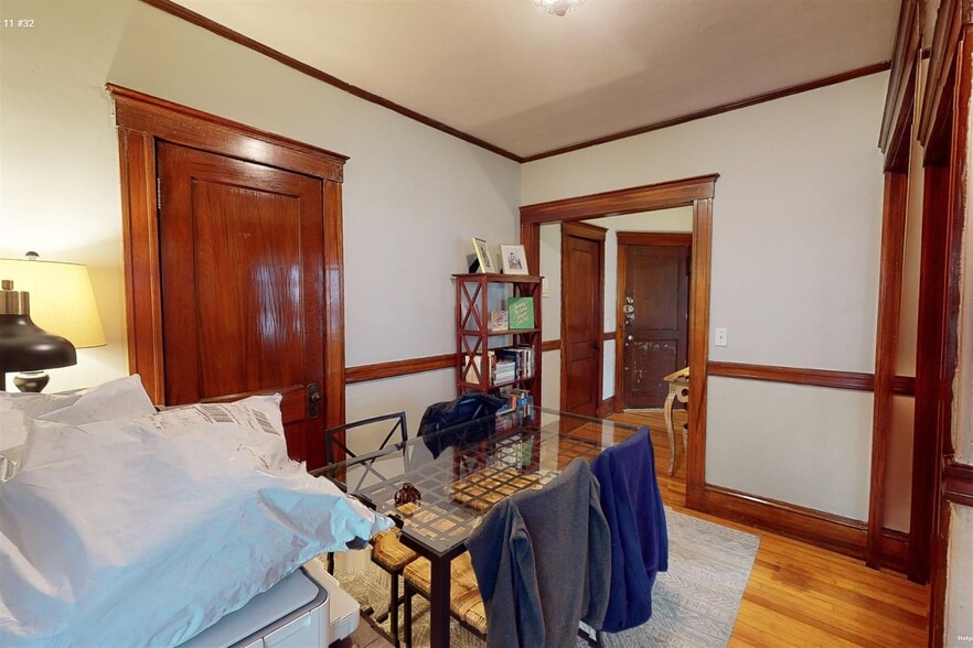 Building Photo - 9 Story St