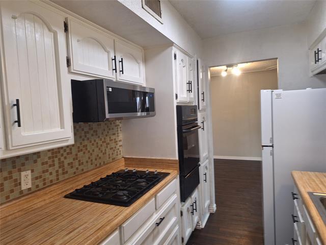 Building Photo - 6917 Bennington Dr