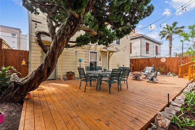 Building Photo - 1725 Avenue O