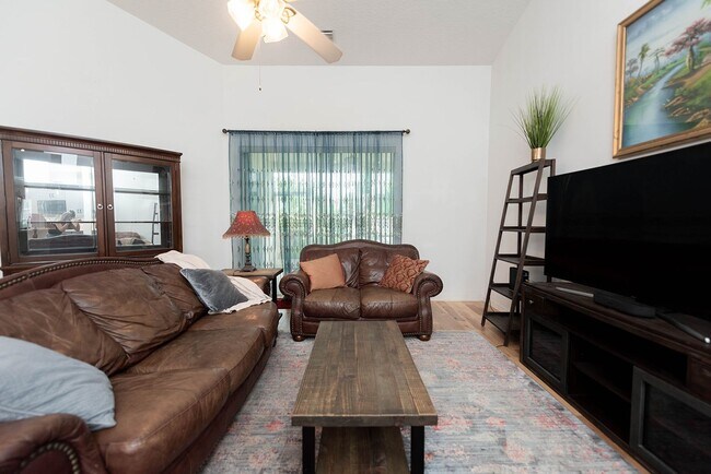 Building Photo - Beautiful Home in Satellite Beach including Lawncare and Community Pool