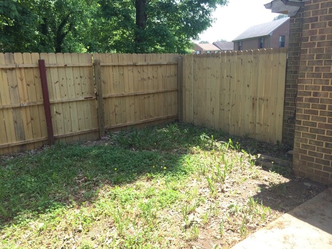 Building Photo - 365 Deputy Ln