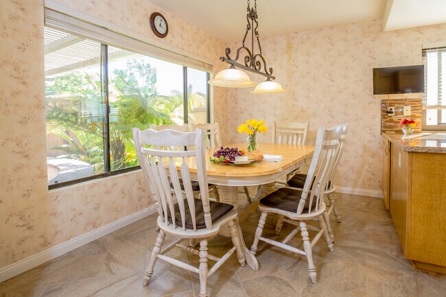 Building Photo - 3258 Lower Ridge Rd