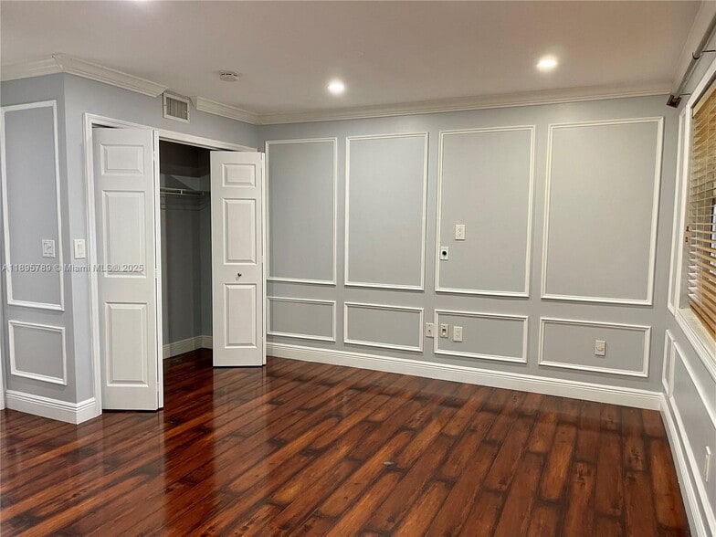 Building Photo - 9456 SW 77th Ave