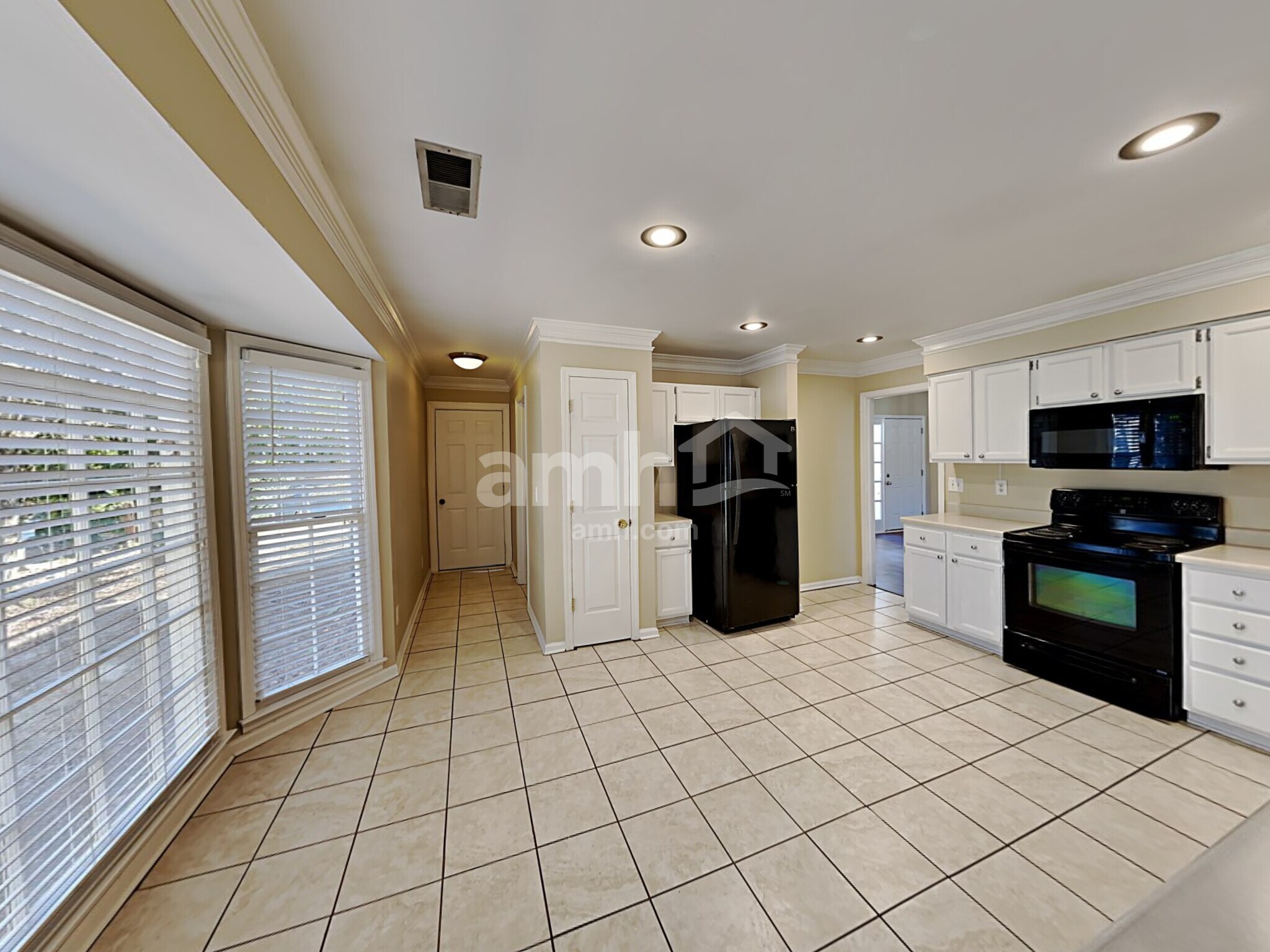 Building Photo - 201 Red Oak Ln